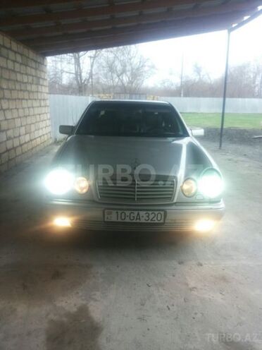 Mercedes E 320 1997, 357,000 km - 3.2 l - Zaqatala