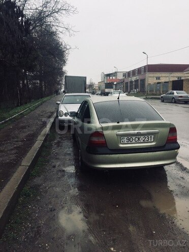 Opel Vectra 1996, 235,000 km - 1.6 l - Qazax