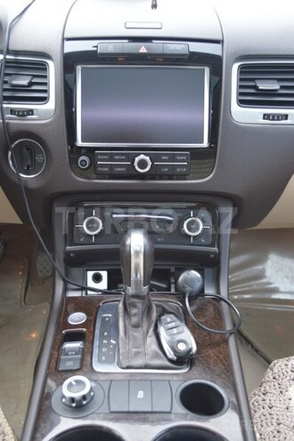 Volkswagen Touareg 2012, 97,000 km - 3.6 л - Bakı
