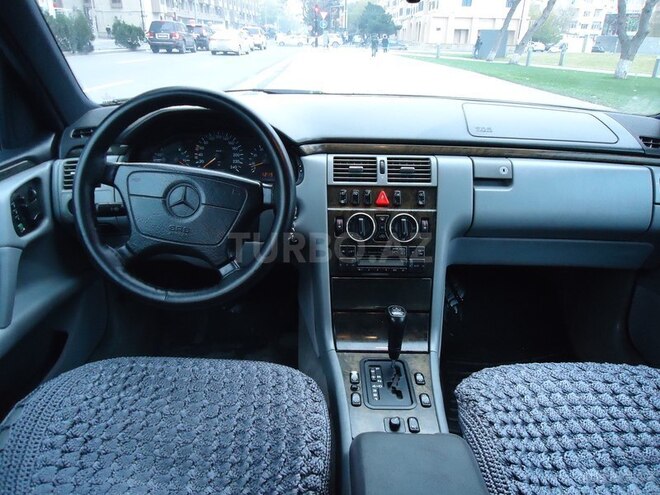 Mercedes E 230 1996, 124,647 km - 2.3 l - Bakı