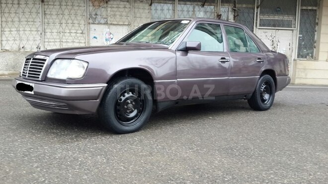 Mercedes E 300 1994, 250,000 km - 3.0 l - Bakı