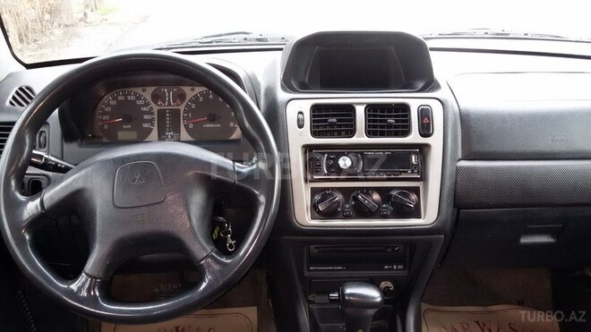Mitsubishi Pajero io 1999, 287,000 km - 1.8 l - Yevlax