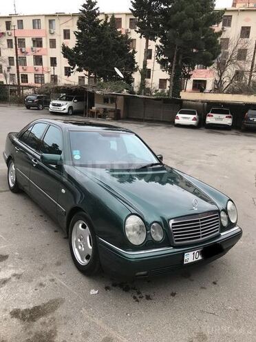 Mercedes E 240 1999, 282,000 km - 0.3 l - Bakı