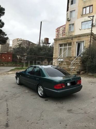 Mercedes E 240 1999, 282,000 km - 0.3 l - Bakı