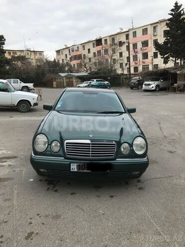 Mercedes E 240 1999, 282,000 km - 2.4 l - Bakı