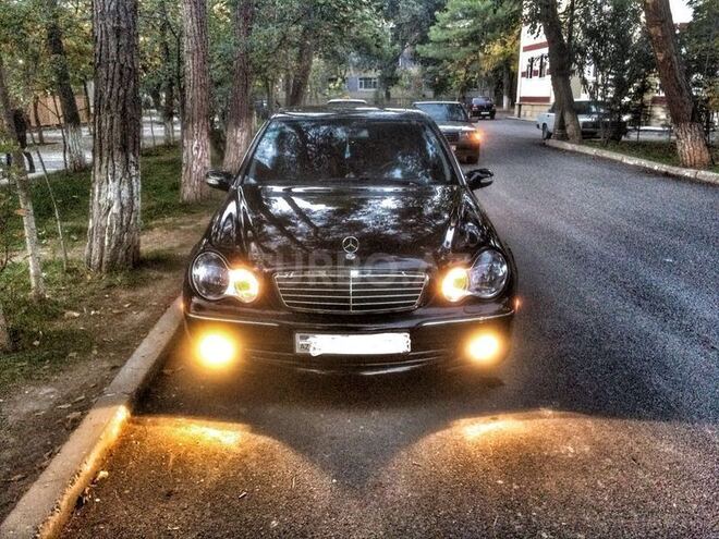 Mercedes C 230 2005, 179,000 km - 0.3 l - Sabirabad