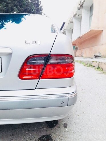 Mercedes E 220 2001, 314,000 km - 2.2 l - Bakı