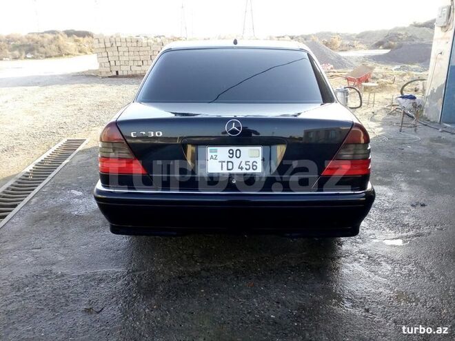 Mercedes C 230 1999, 180,270 km - 2.3 l - Naftalan
