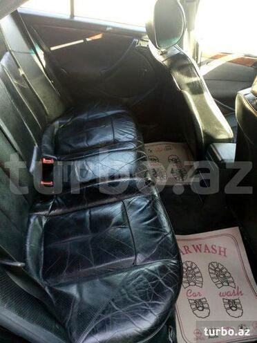 Mercedes C 230 1999, 180,270 km - 2.3 l - Naftalan
