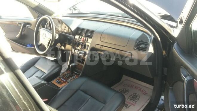 Mercedes C 230 1999, 180,270 km - 2.3 l - Naftalan