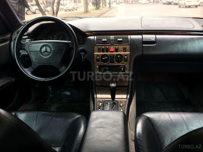 Mercedes E 230 1998, 290,000 km - 2.3 l - Bakı
