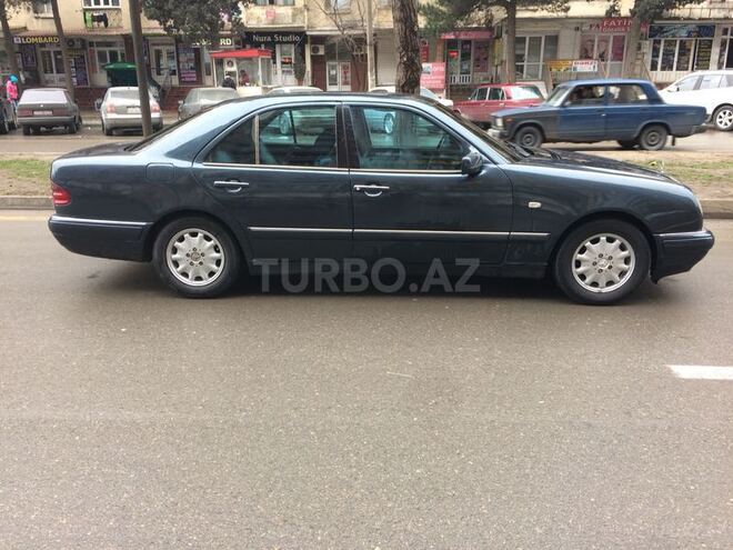 Mercedes E 230 1998, 290,000 km - 2.3 l - Bakı