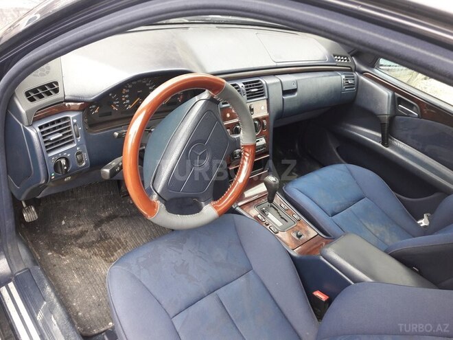 Mercedes E 230 1995, 342,000 km - 2.3 l - Bakı
