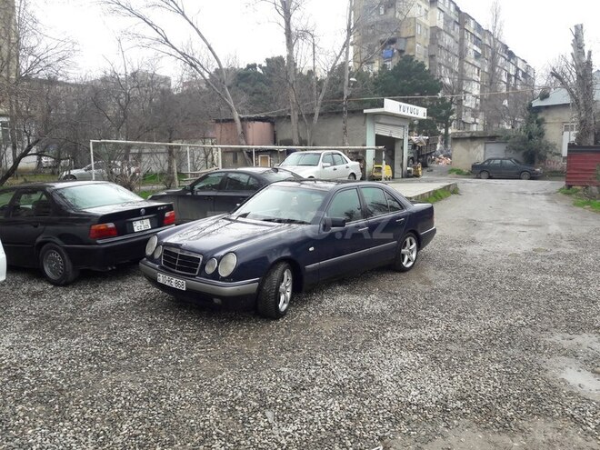 Mercedes E 230 1995, 342,000 km - 2.3 l - Bakı