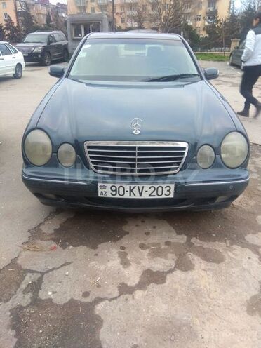 Mercedes E 220 2001, 330,000 km - 2.2 l - Bakı