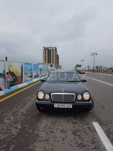 Mercedes E 240 1999, 361,457 km - 2.4 l - Sumqayıt