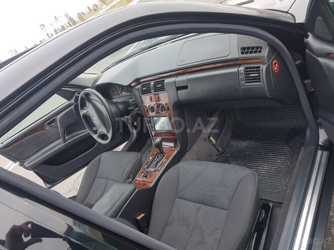 Mercedes E 240 1999, 361,457 km - 2.4 l - Sumqayıt