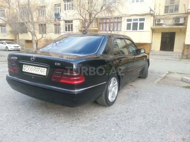 Mercedes E 220 2000, 247,000 km - 2.2 l - Sumqayıt