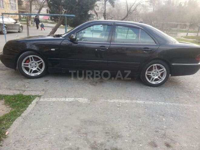 Mercedes E 220 2000, 247,000 km - 2.2 l - Sumqayıt