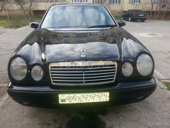 Mercedes E 220 2000, 247,000 km - 2.2 l - Sumqayıt