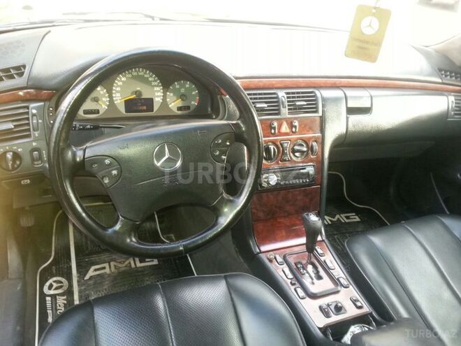 Mercedes E 220 2000, 247,000 km - 2.2 l - Sumqayıt