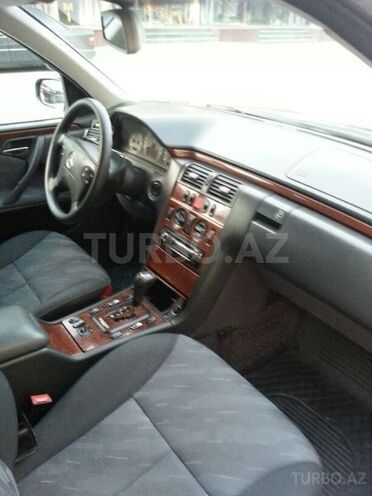 Mercedes E 240 2000, 2,220,000 km - 2.4 l - Bakı