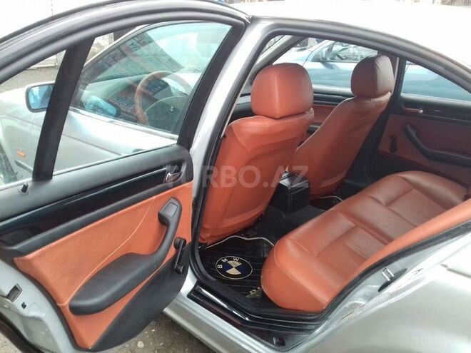 BMW 323 1998, 353,202 km - 2.5 l - Qusar
