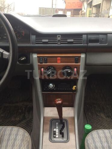 Mercedes E 200 1990, 280,000 km - 0.2 l - Bakı