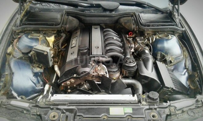 BMW 525 1996, 280,000 km - 2.5 л - Mingəçevir