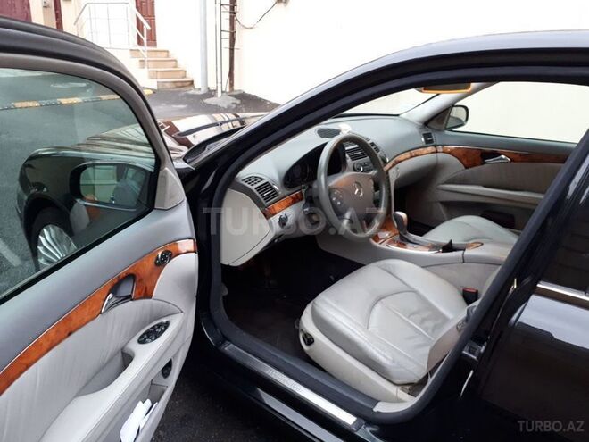 Mercedes E 240 2002, 279,000 km - 2.4 l - Bakı