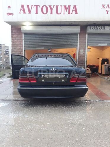 Mercedes E 320 2000, 387,250 km - 3.2 л - Bakı