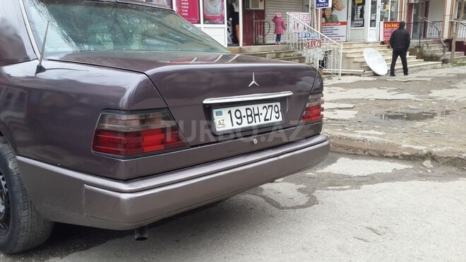 Mercedes E 250 1994, 291,000 km - 2.5 l - Bakı