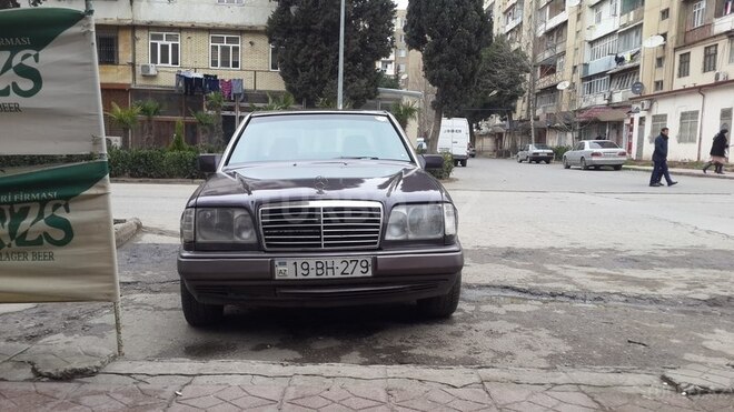 Mercedes E 250 1994, 291,000 km - 2.5 л - Bakı