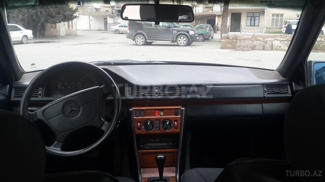 Mercedes E 250 1994, 291,000 km - 2.5 л - Bakı