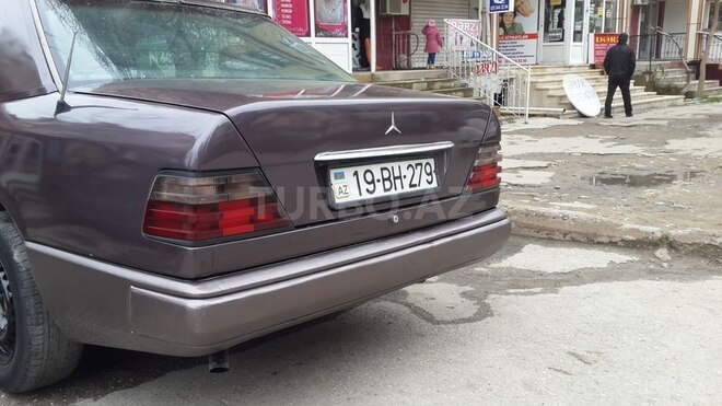 Mercedes E 250 1994, 291,000 km - 2.5 л - Bakı
