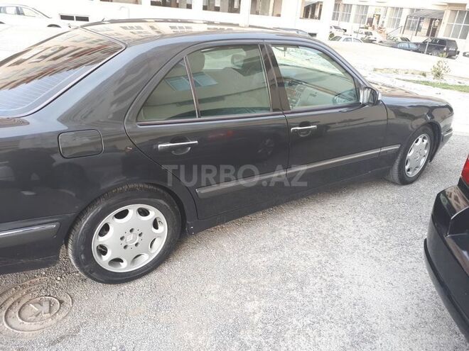 Mercedes E 220 1999, 230,000 km - 2.2 l - Bakı