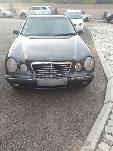 Mercedes E 220 1999, 230,000 km - 2.2 l - Bakı