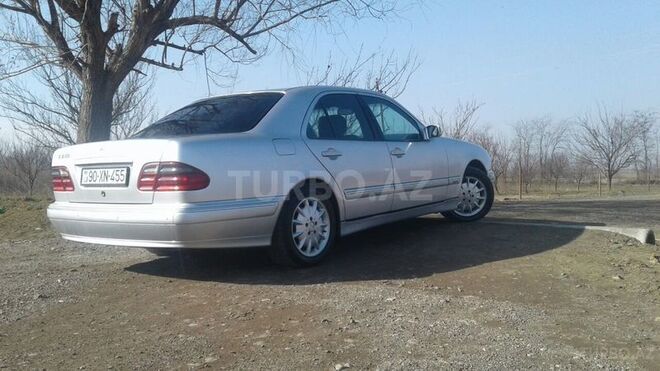 Mercedes E 220 2000, 366,019 km - 2.2 l - Tərtər