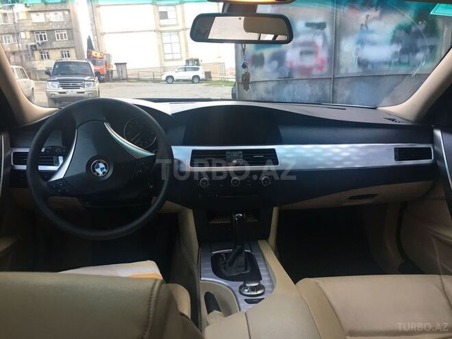 BMW 520 2004, 215,000 km - 2.2 l - Bakı
