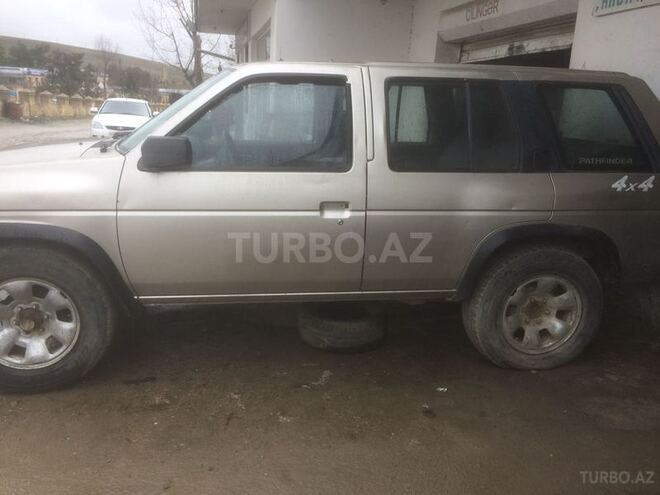 Nissan Pathfinder 1995, 426,530 km - 3.0 л - Şamaxı