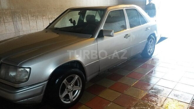 Mercedes E 200 1992, 214,000 km - 0.2 l - Xırdalan