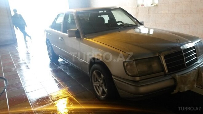 Mercedes E 200 1992, 214,000 km - 0.2 l - Xırdalan