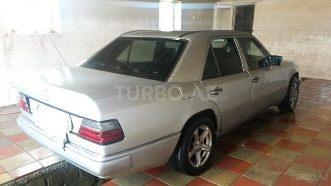 Mercedes E 200 1992, 214,000 km - 0.2 l - Xırdalan