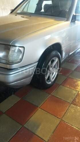 Mercedes E 200 1992, 214,000 km - 0.2 l - Xırdalan