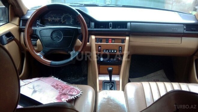 Mercedes E 250 1993, 315,000 km - 2.5 l - Bakı