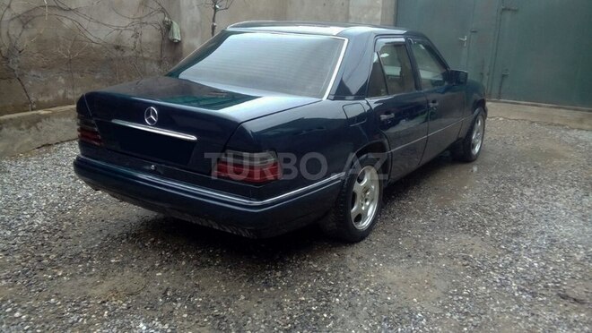 Mercedes E 250 1993, 315,000 km - 2.5 л - Bakı