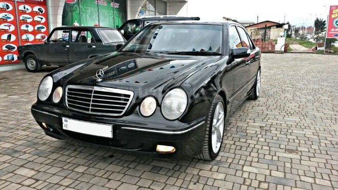 Mercedes E 240 2000, 240,000 km - 2.6 л - Bakı