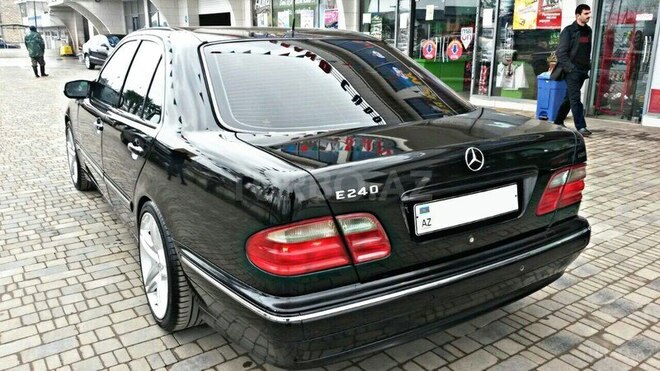 Mercedes E 240 2000, 240,000 km - 2.6 л - Bakı
