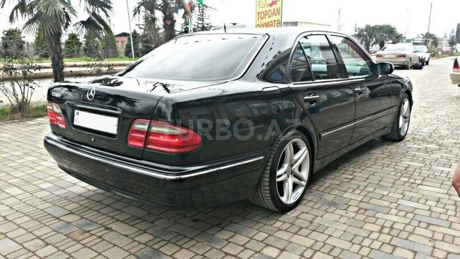 Mercedes E 240 2000, 240,000 km - 2.6 л - Bakı