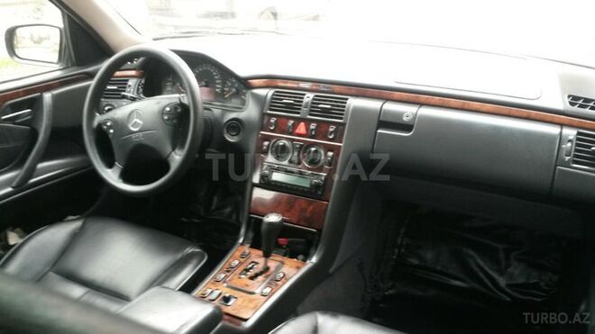 Mercedes E 240 2000, 240,000 km - 2.6 л - Bakı